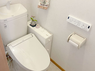 トイレリフォーム お掃除が楽で操作もしやすい壁リモコンのトイレ