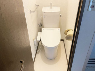 トイレリフォーム 入居者が快適に使用できる、清潔感あるトイレ